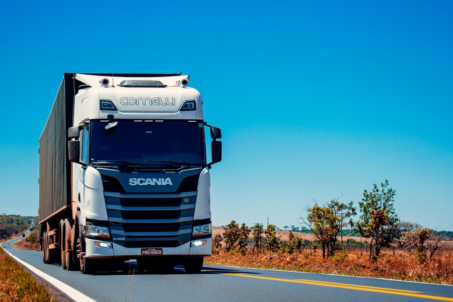 Camión de transporte en carretera